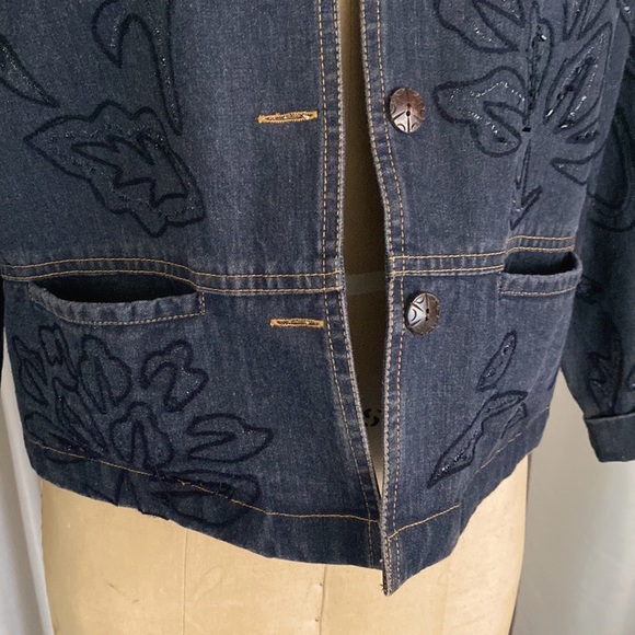 Black faded or grayish embroidery denim jacket - Picture 7 of 10